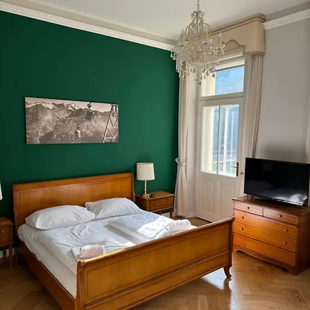 Im Ehemaligen Grand De L Europe Apartment